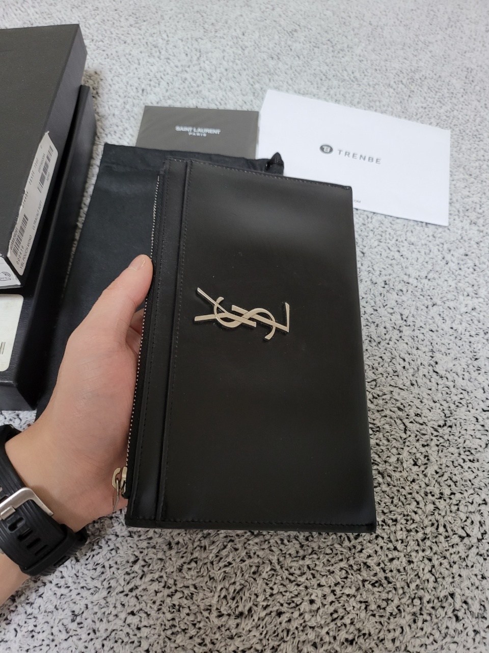 생로랑 모노그램 빌 파우치 은장 정품