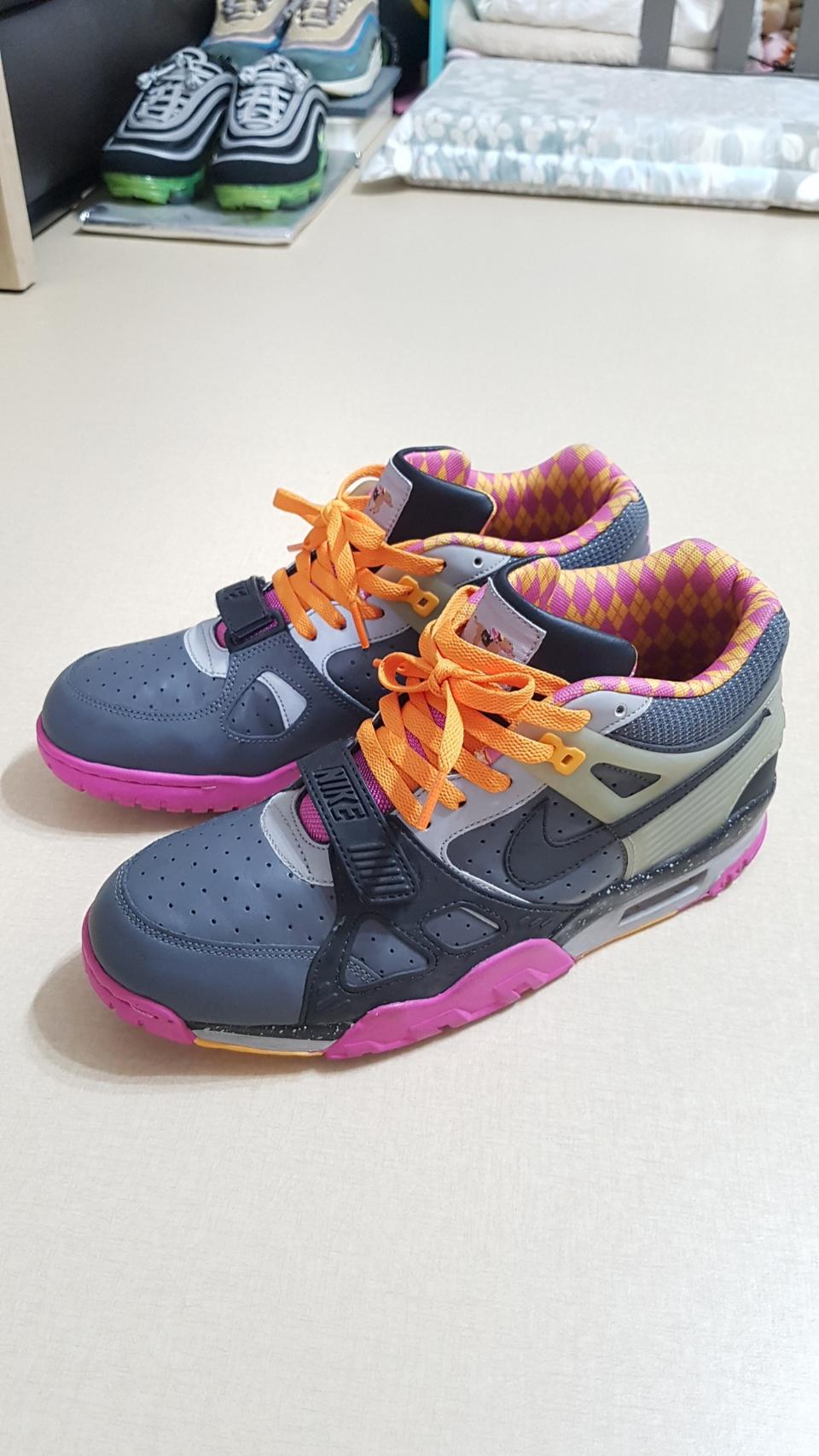 나이키 에어트레이너 홀스레이스270사이즈