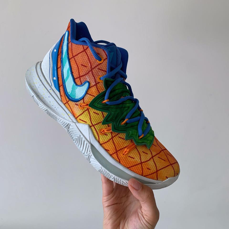 나이키 카이리5 스펀지밥 파인애플 하우스 (255mm)