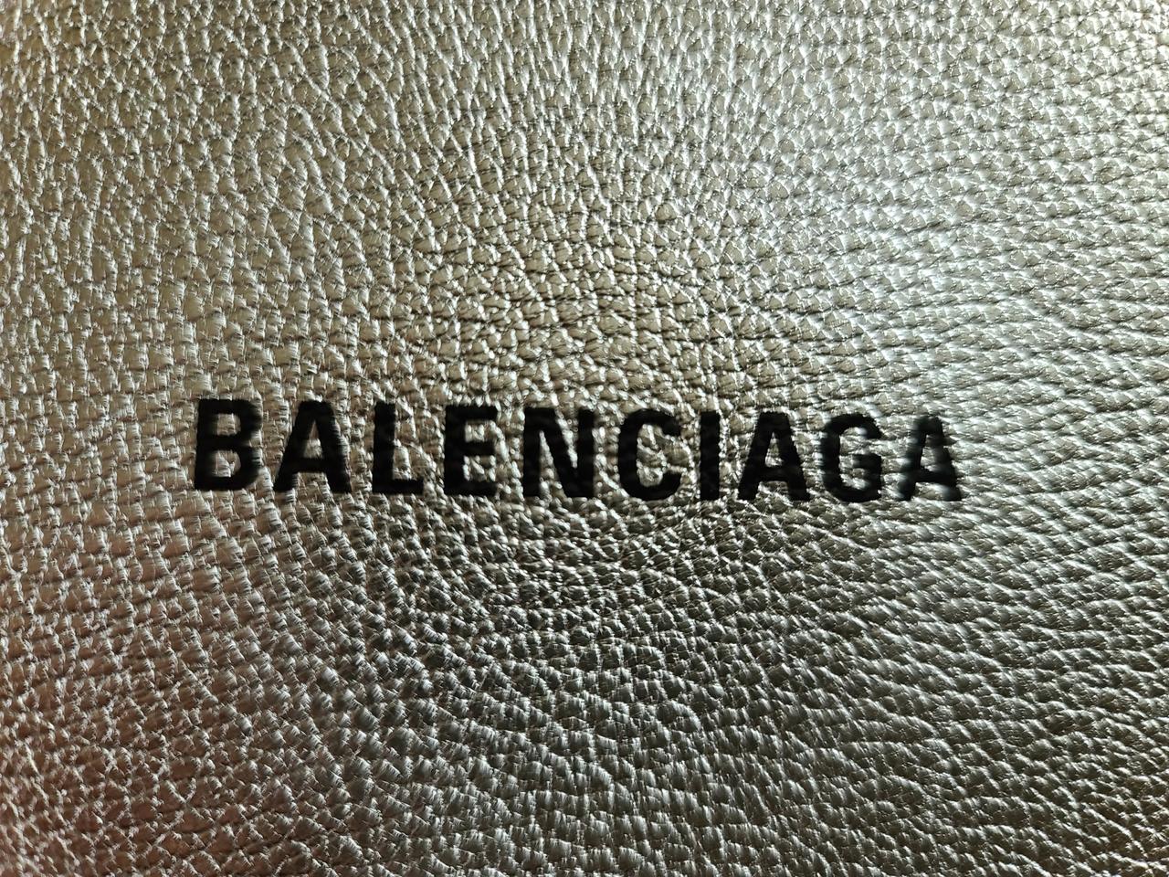  [특A급 중고명품] 발렌시아가 블랙로고타이포 메탈릭 클러치