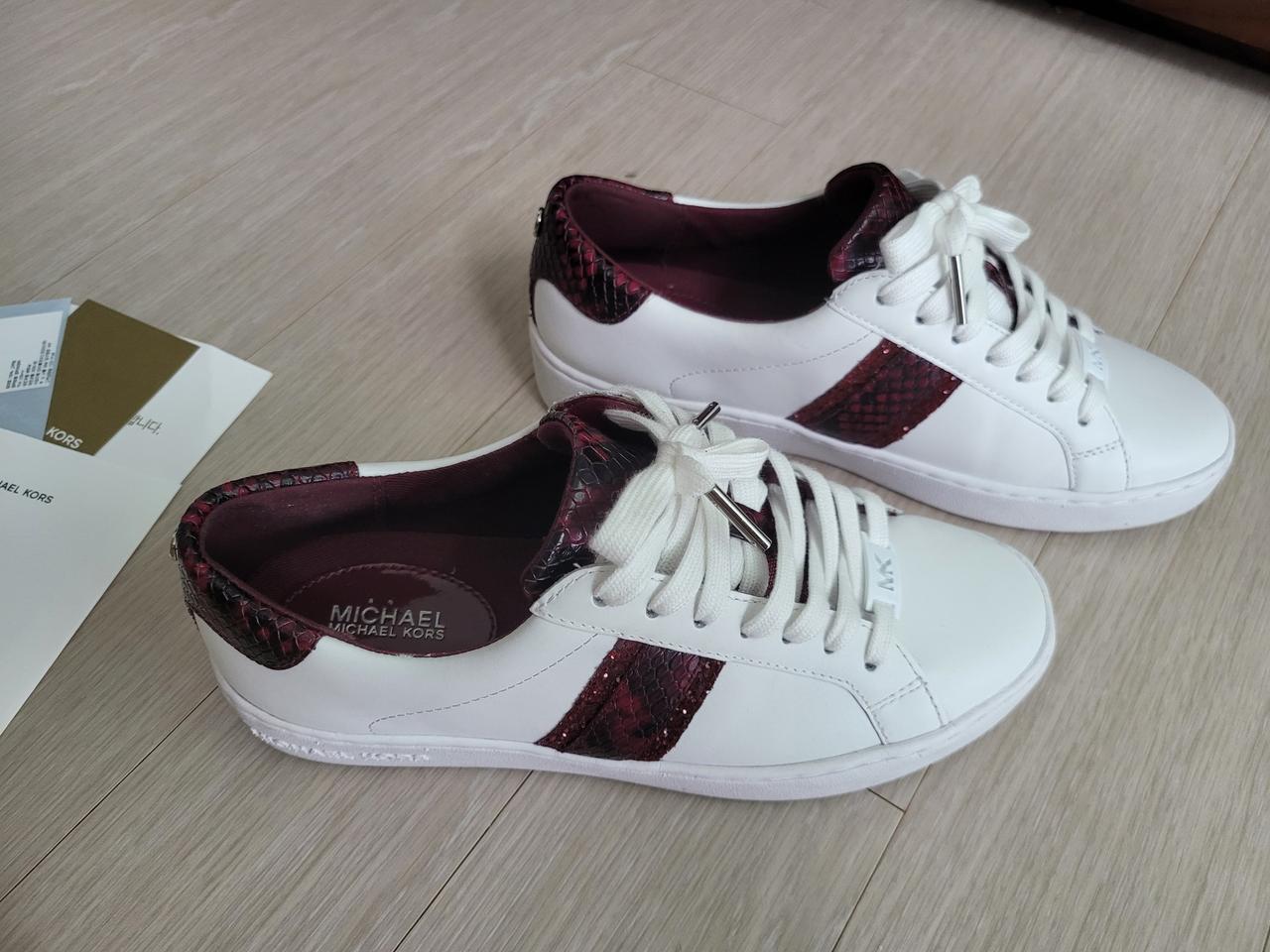 마이클코어스 스니커즈