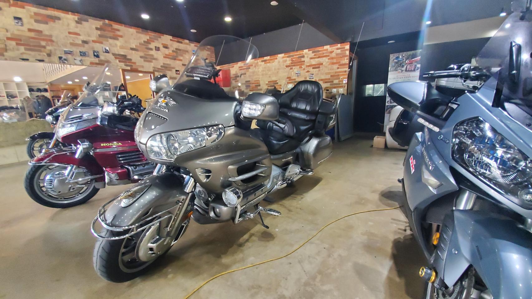 혼다 골드윙 깨끗한거 팝니다.라이더존.