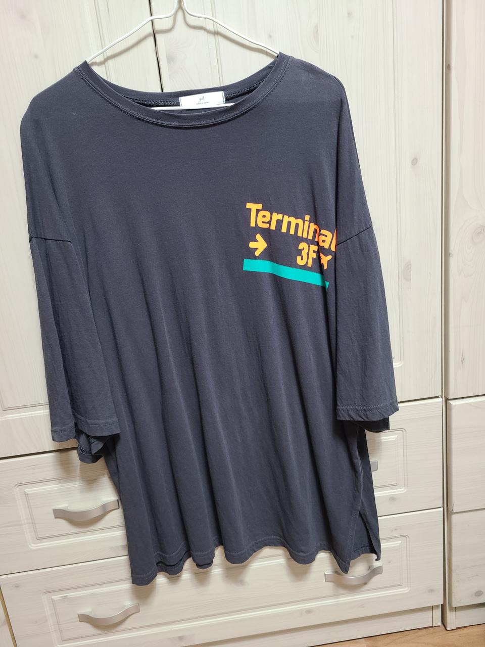 청반바지 55에서 55반까지 티셔츠 세벌 다해서  8천원