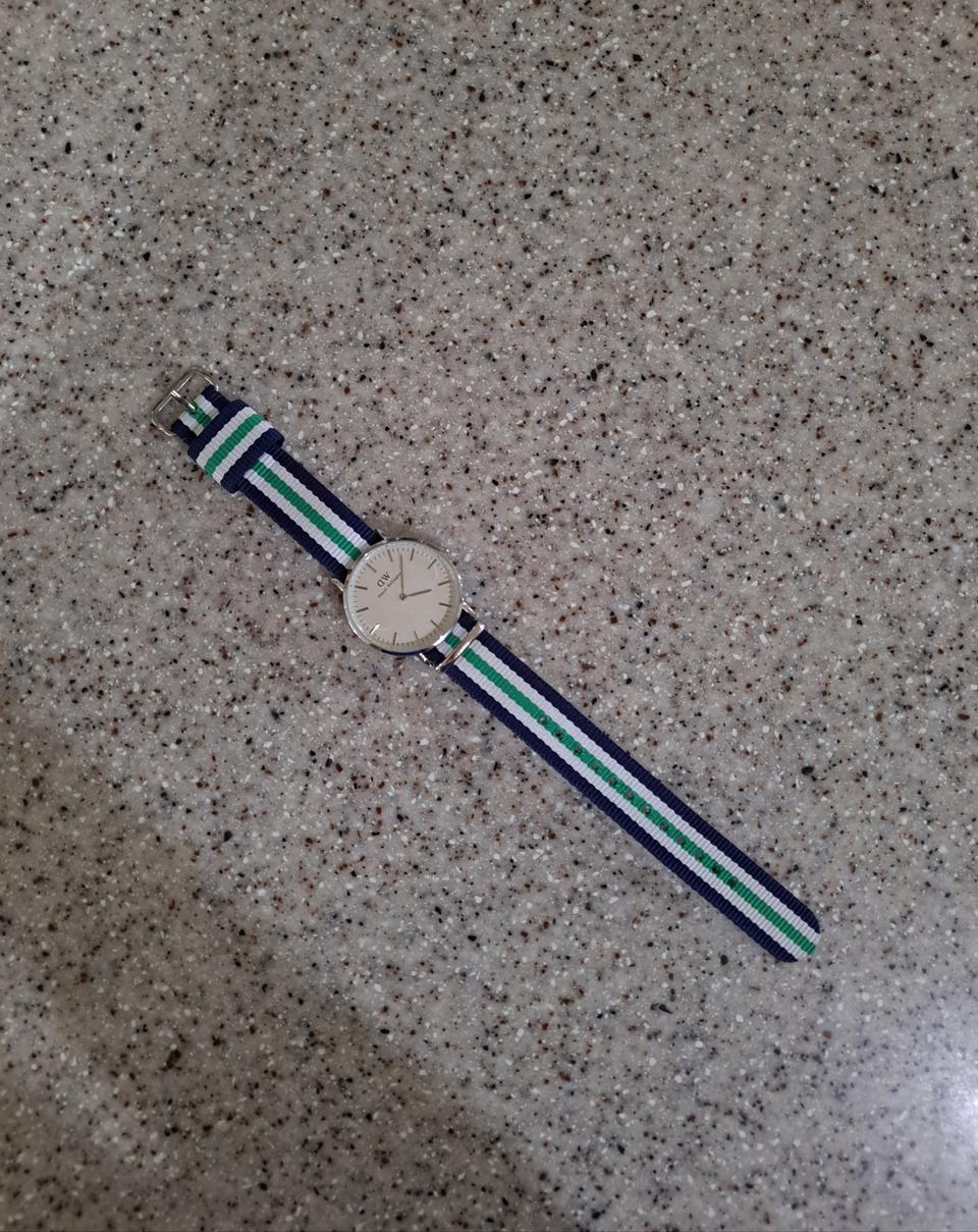 다니엘 웰링턴 시계