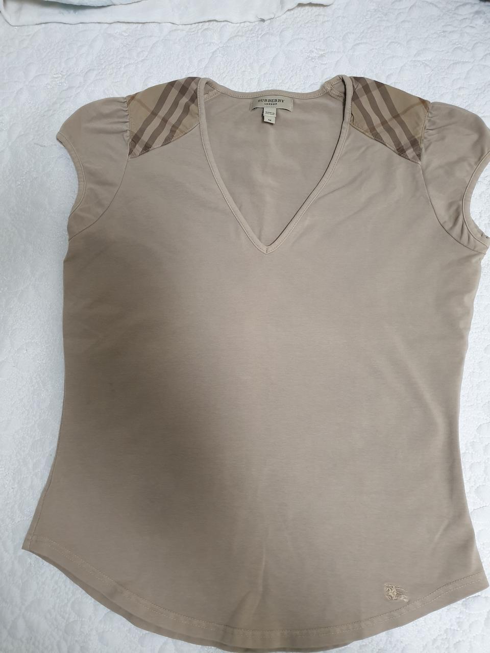 버버리 정품 여성반팔티 M사이즈