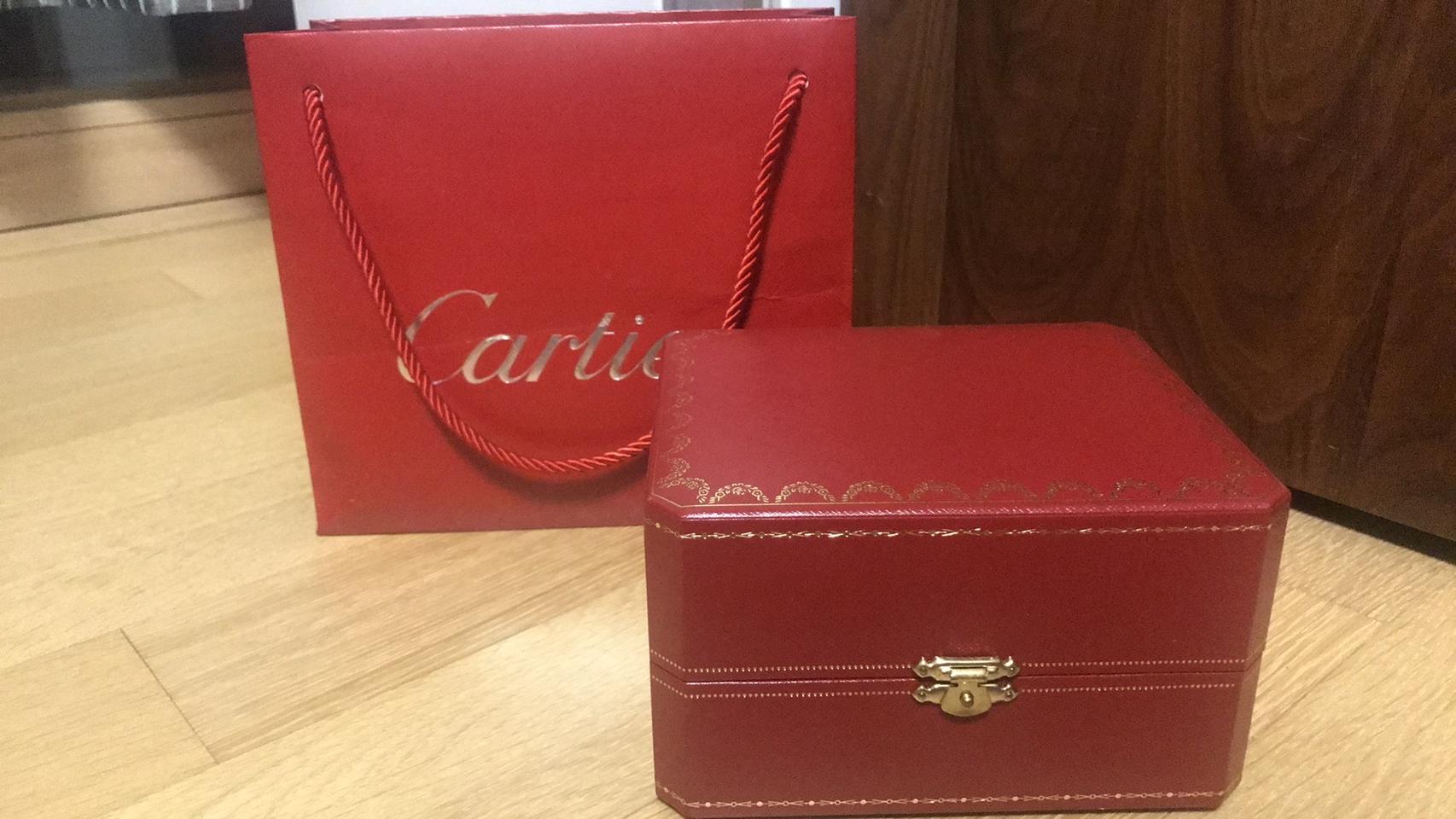 까르띠에 시계케이스