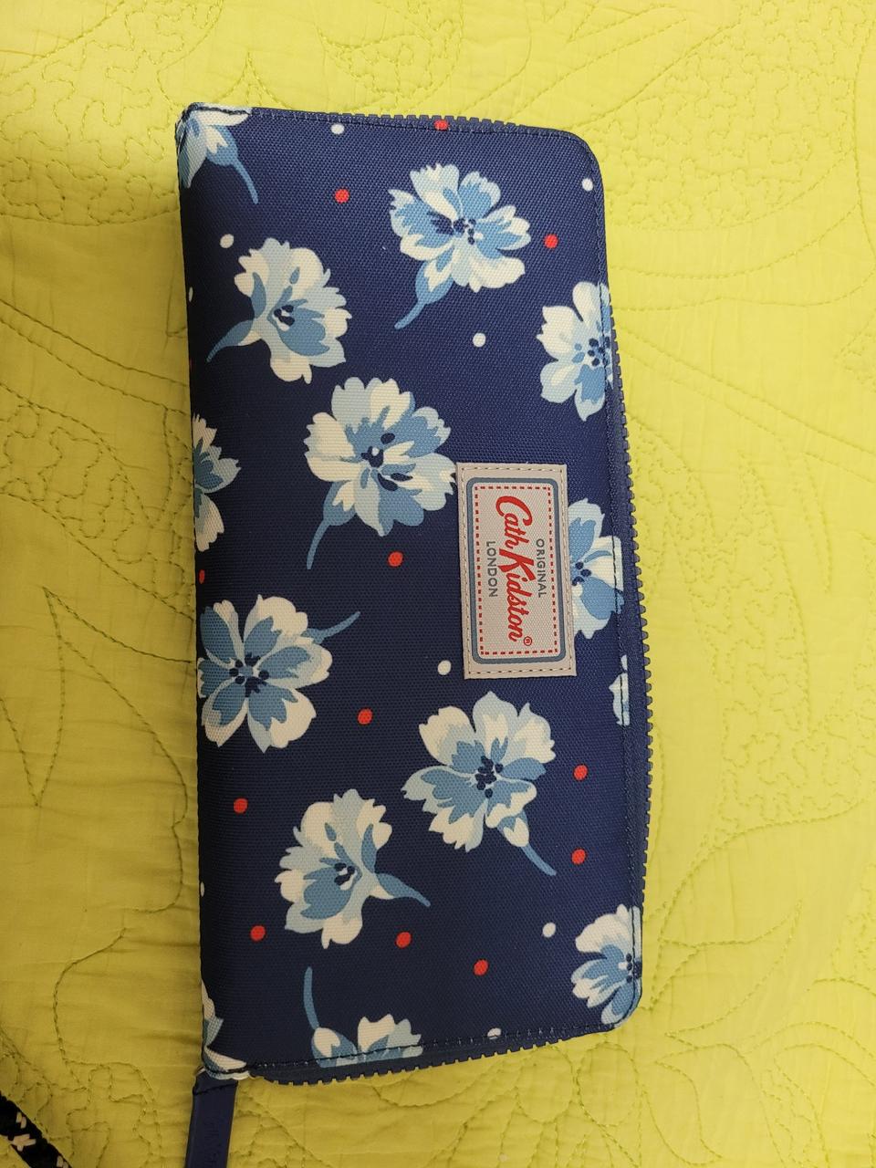 캐드키드슨  장지갑 (거의새상품!)