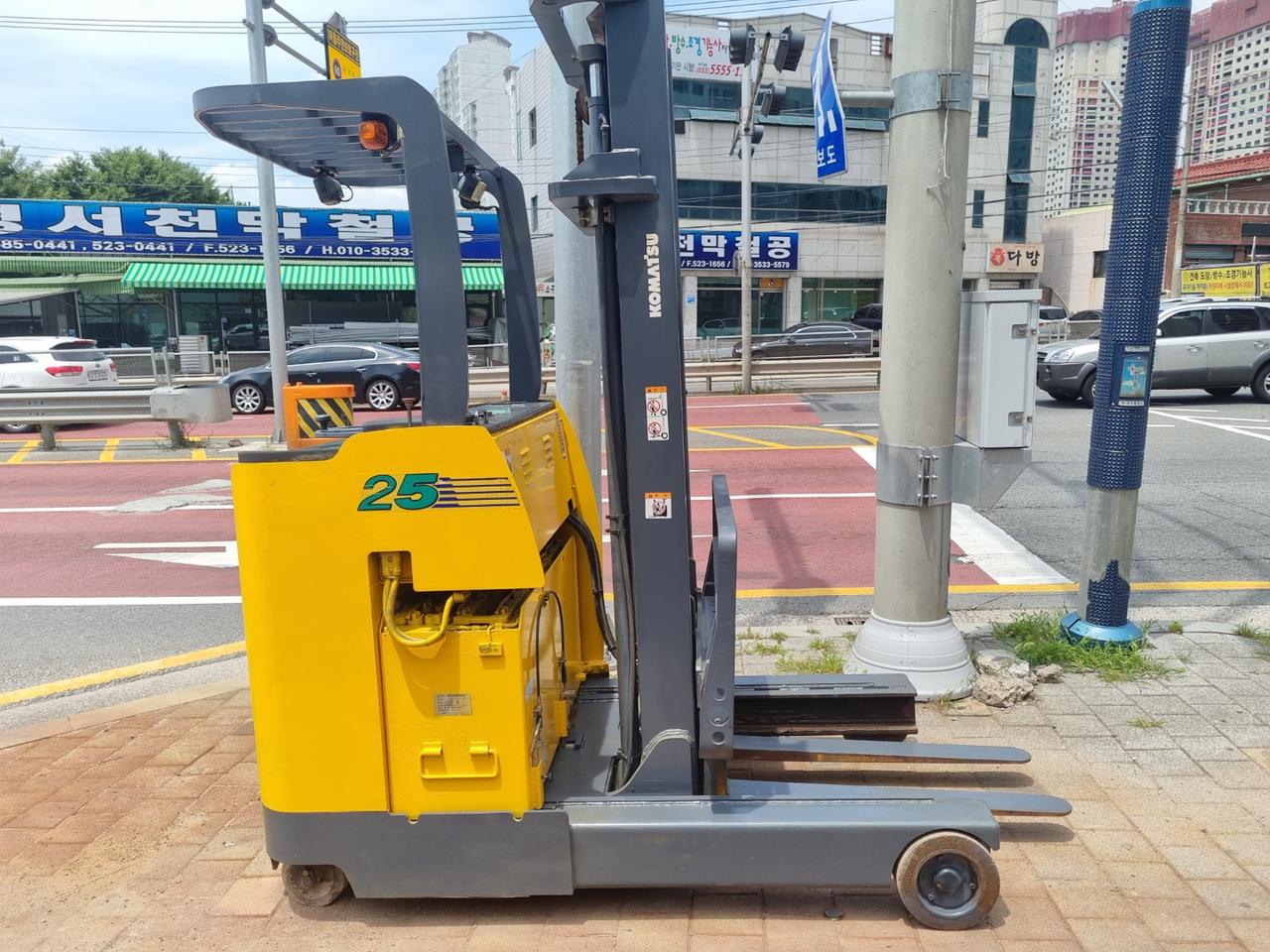 코마스지게차2.5톤입식 4M상승
