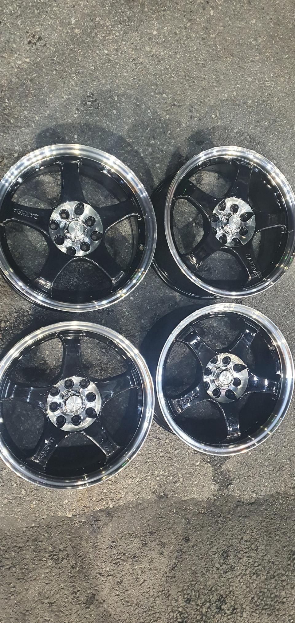 국산 카제라 16인치 휠 팝니다.