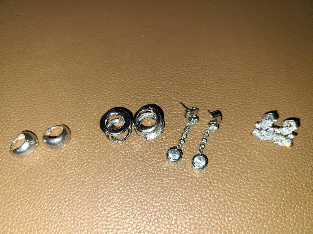 귀걸이 대해서 12천원 총 4쌍