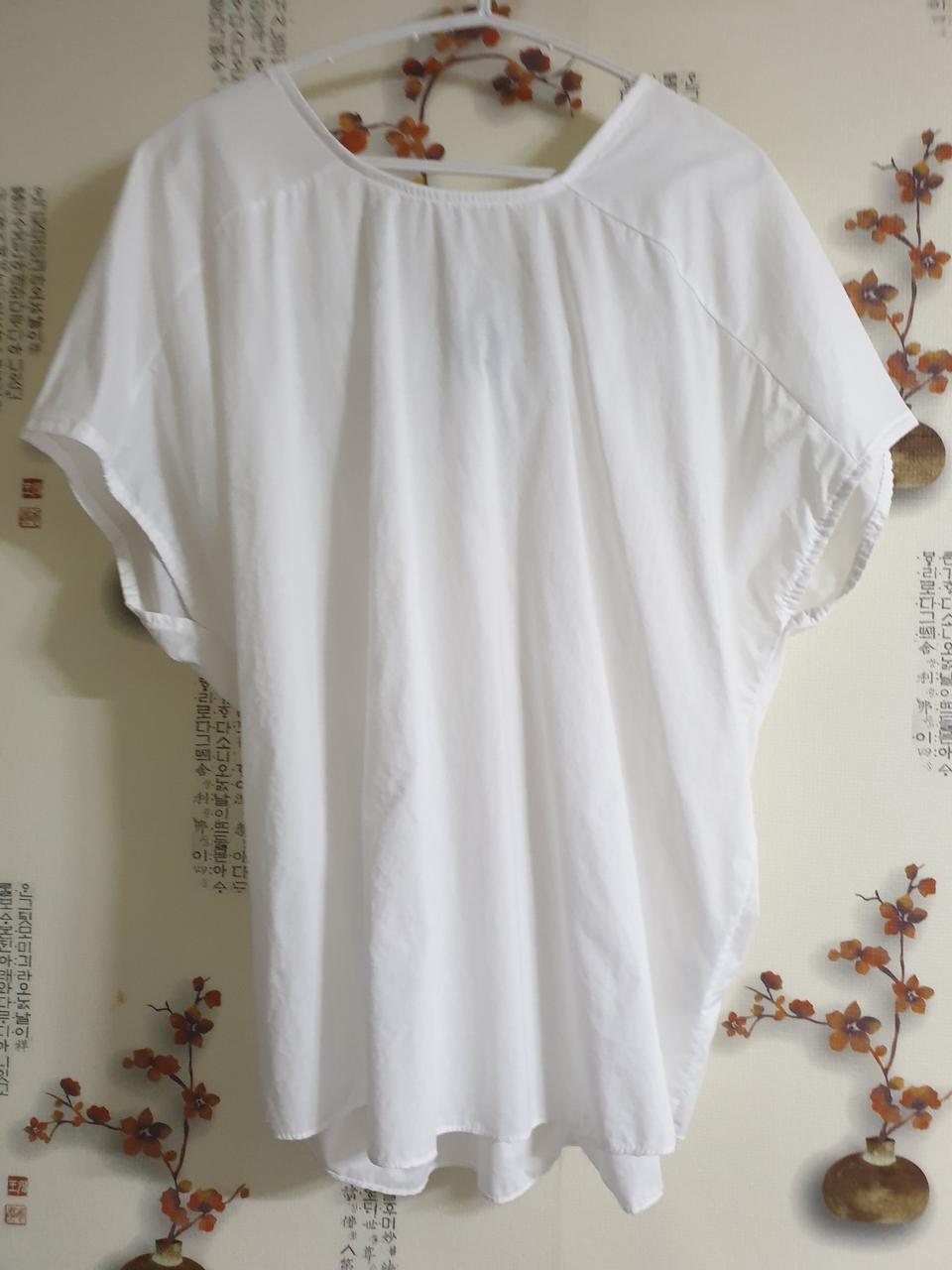 포인트 리본 블라우스