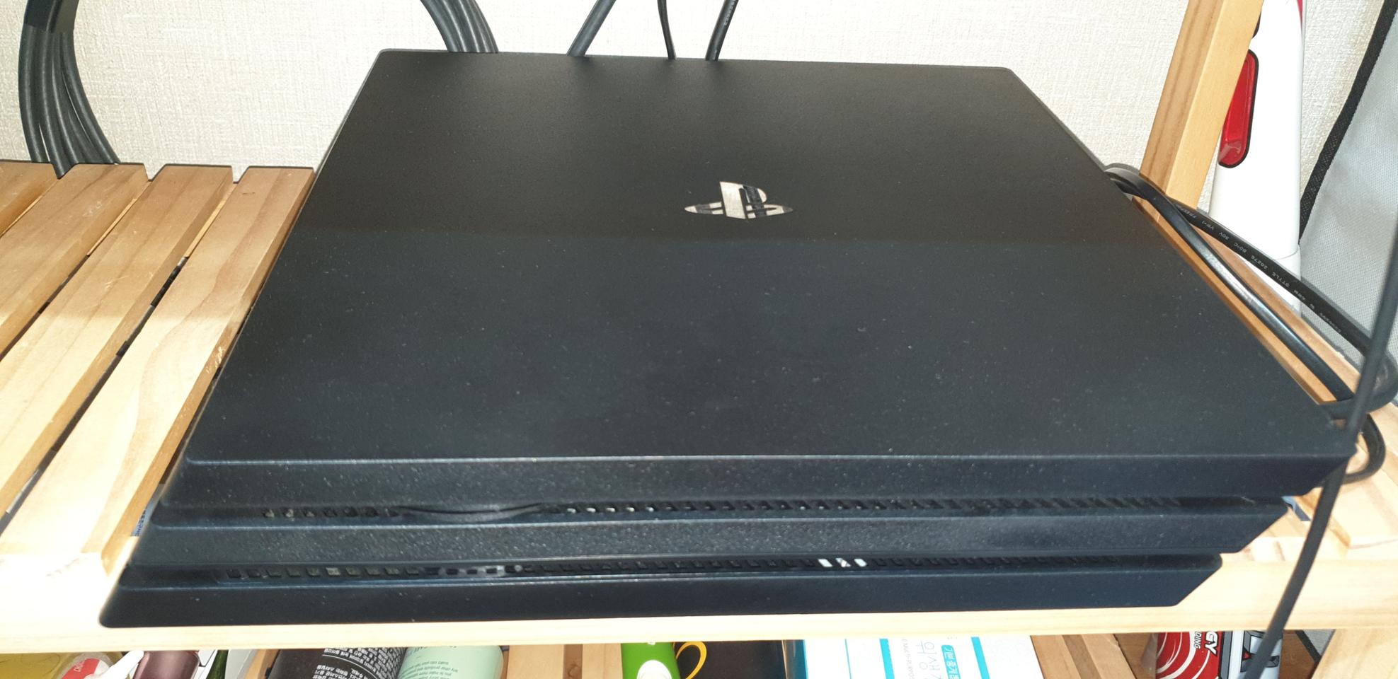 PS4 PRO 7218b 제트블랙(신품급)및 PS4용 콜오브듀티콜드워 판