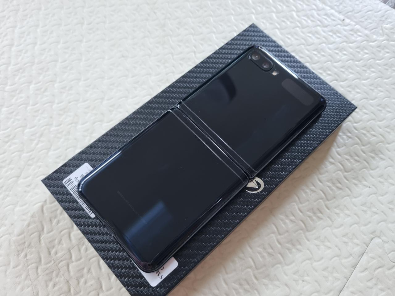 갤럭시Z플립 블랙 새상품 판매합니다