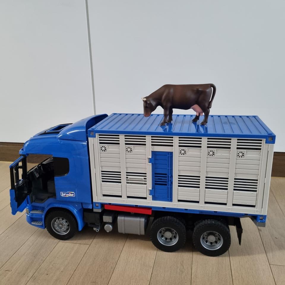 브루더 스카니아 동물수송트럭