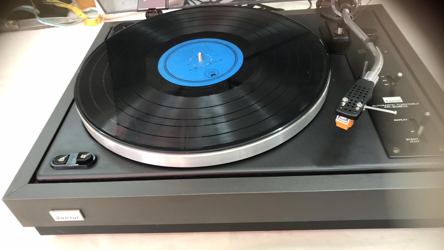 테이블 산수이. 아주 깨끗하고 소리 완벽합니다