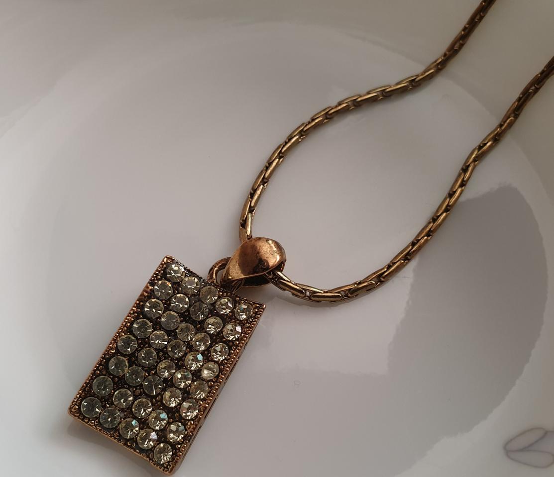 엔티골드큐빅목걸이