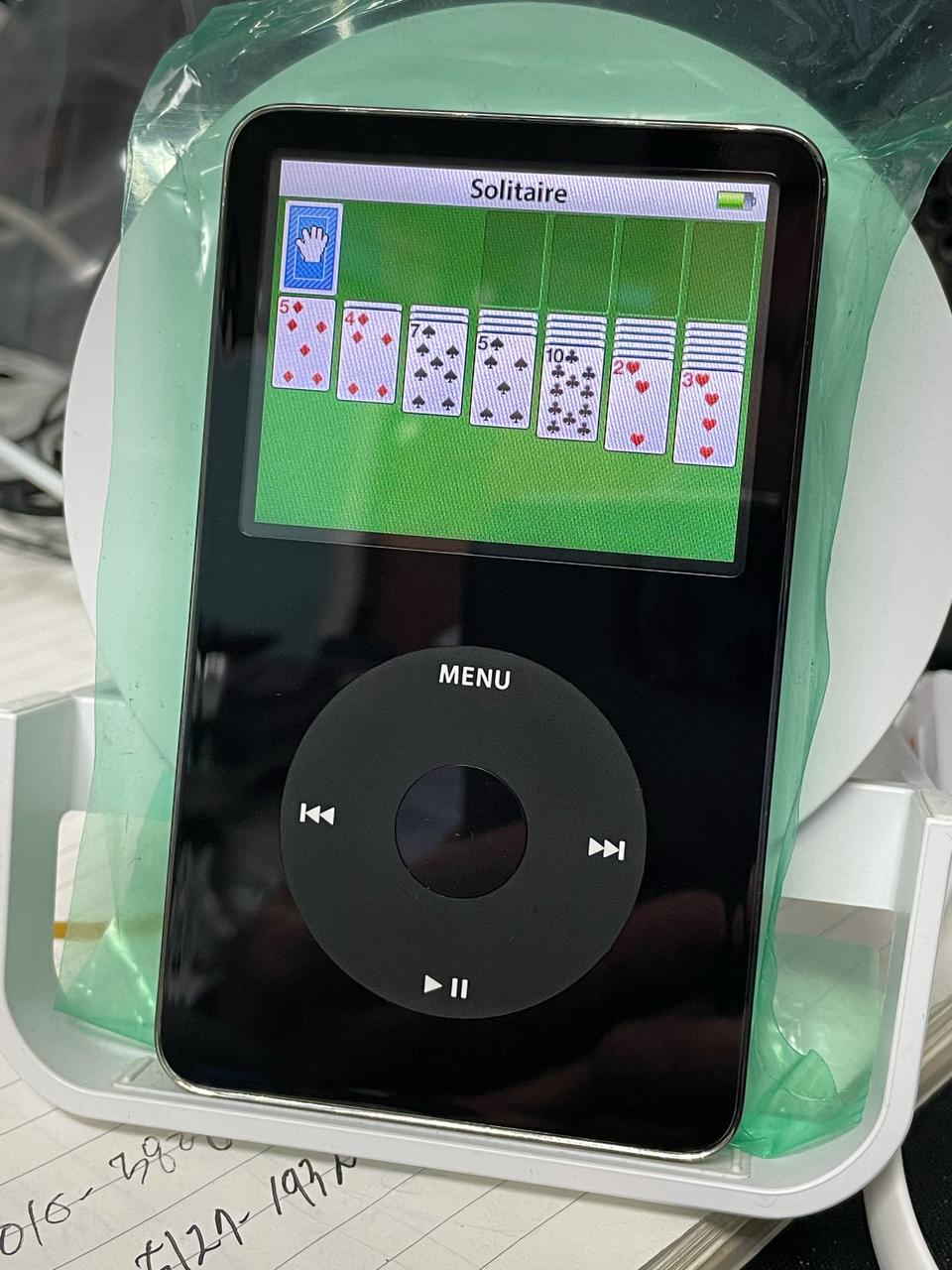 아이팟 클래식 5.5세대 블랙 판매 합니다.