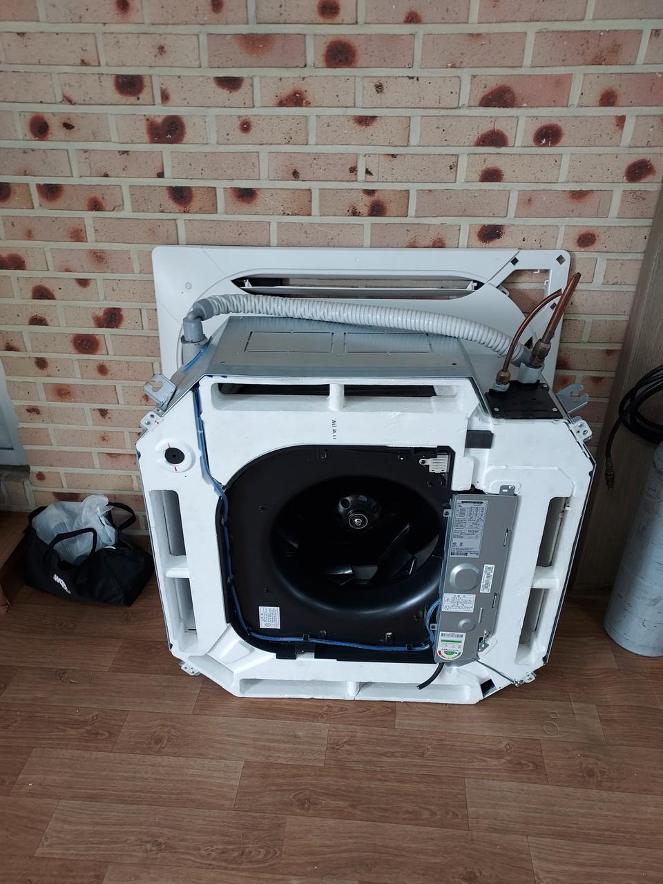 엘지 천장형 30평냉난방기 팝니다