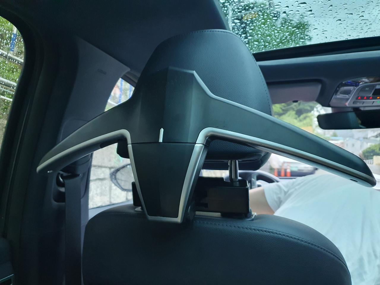 자동차 실내 옷걸이