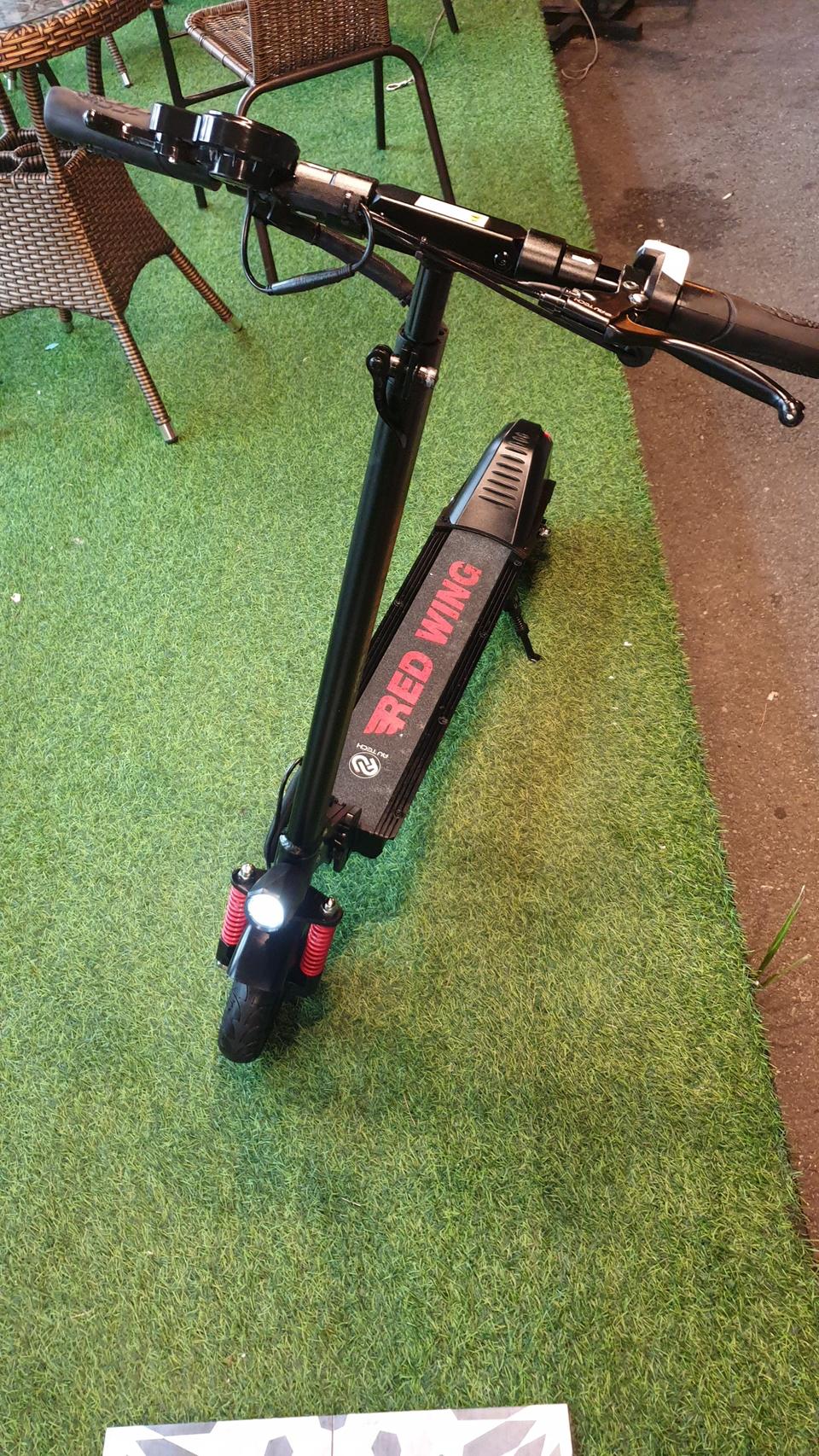 상태좋은 21년식 최신형 레드윙 전동킥보드 퀵보드