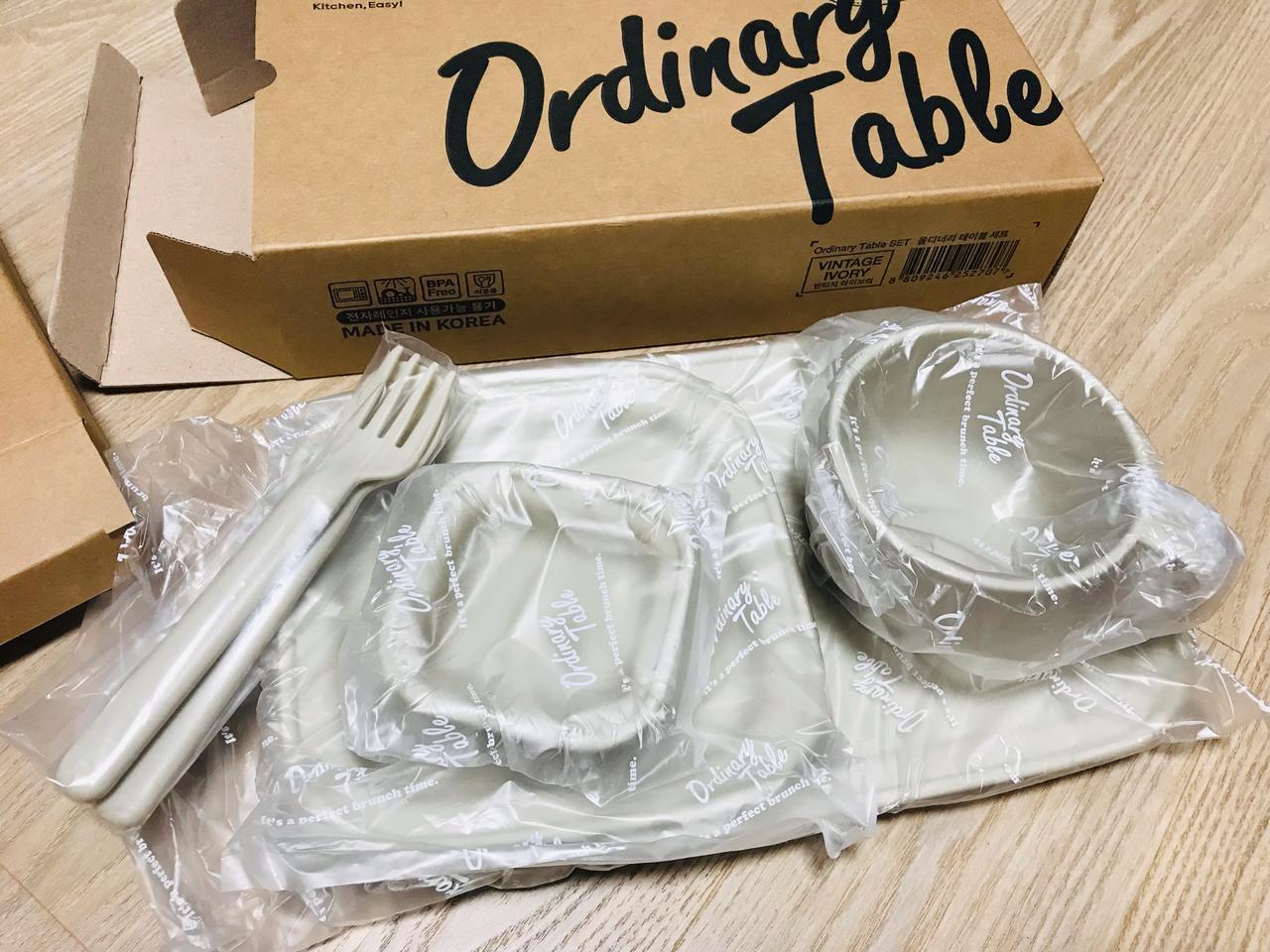 나인웨어 올디너리 테이블 새상품 아이보리색상 무배