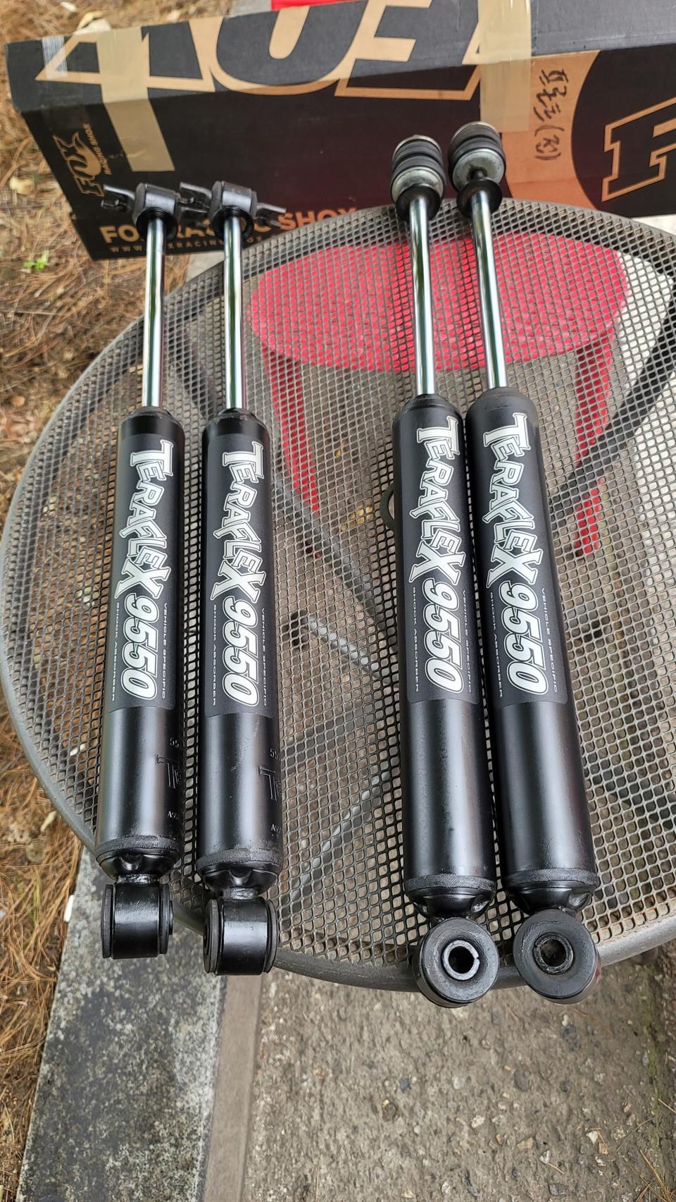 테라플렉스 2.5인치 쇽업쇼바 및스프링