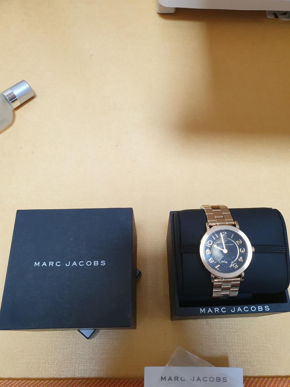 마크제이콥스 시계