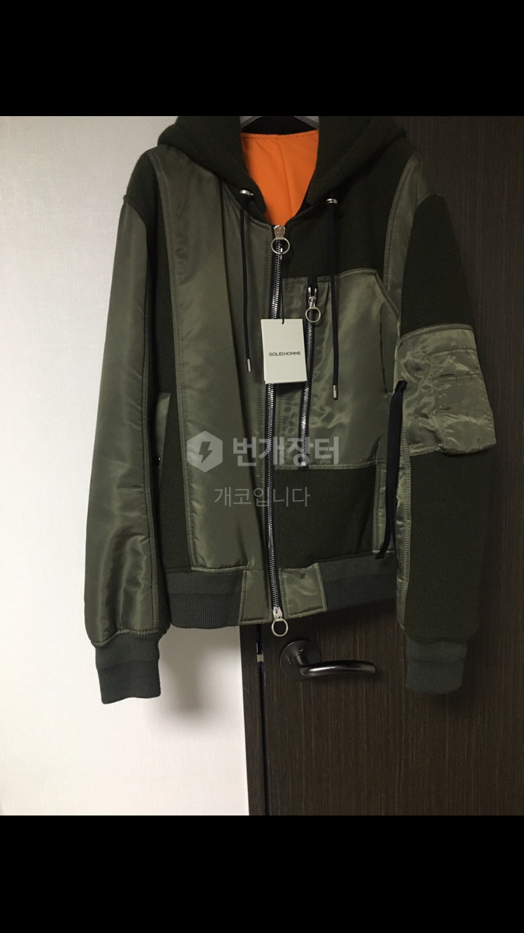 솔리드옴므 항공점퍼 . 봄버