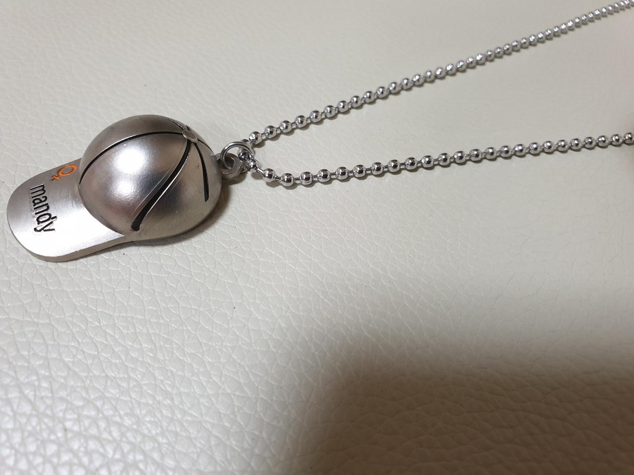 야구모자목걸이