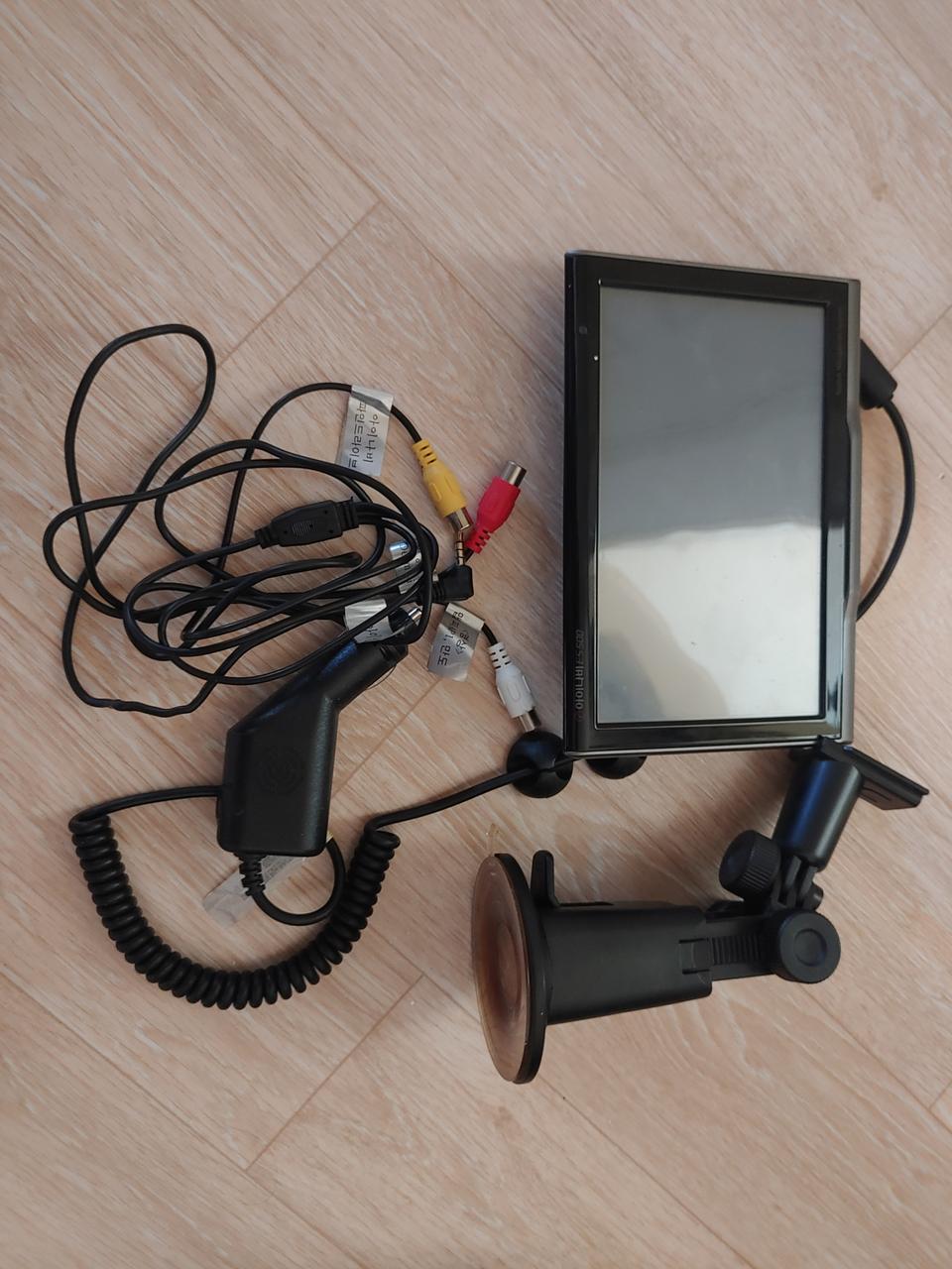 중고)아이나비 ES500 네비게이션 팝니다.