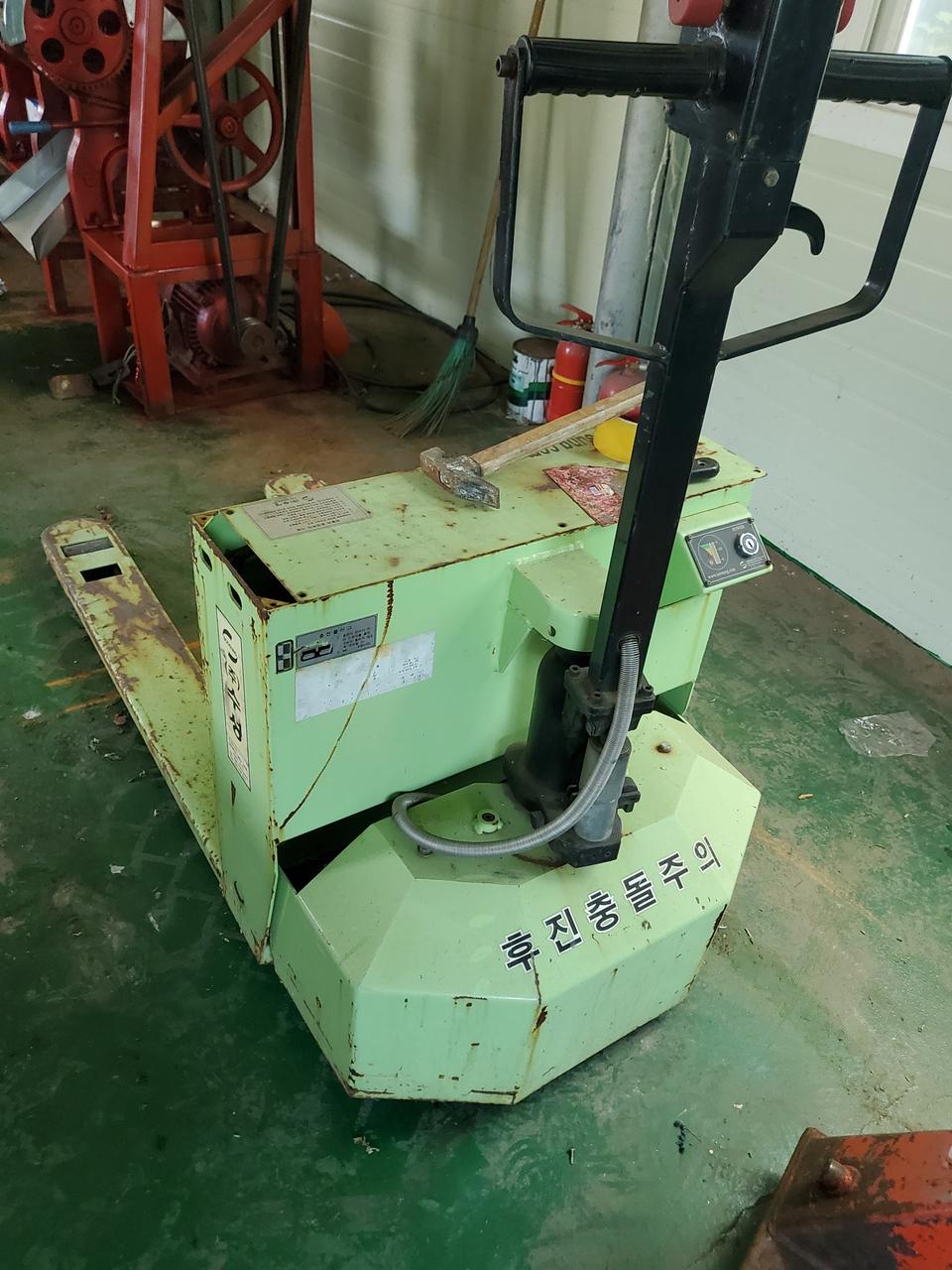 전기충전식 리프트 배터리없어요