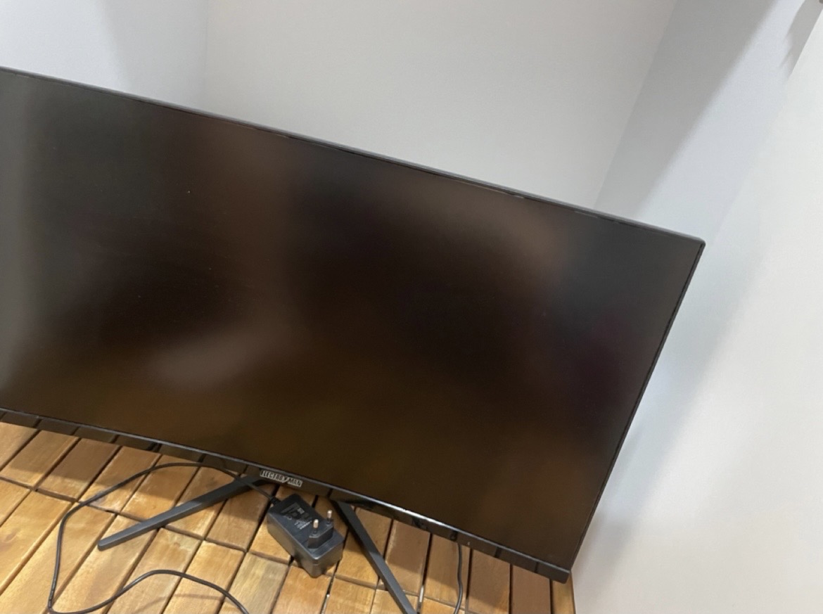 일렉트로맨 27인치 컴퓨터 모니터