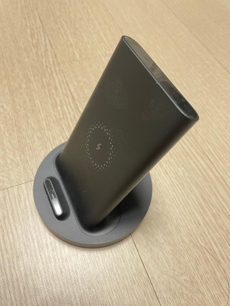 샤오미 20w 무선충전기 두개 팝니다