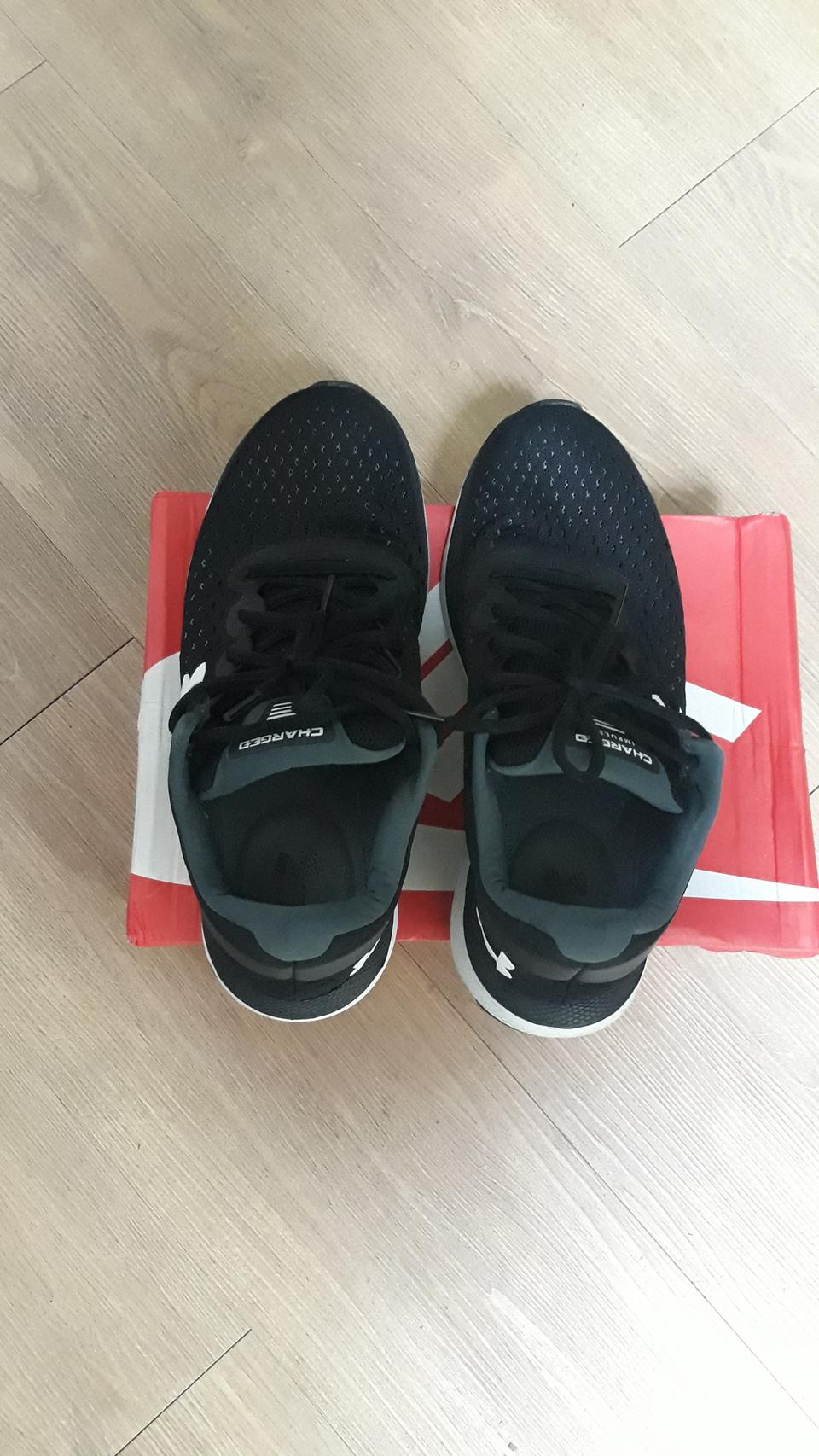 언더아머 운동화265