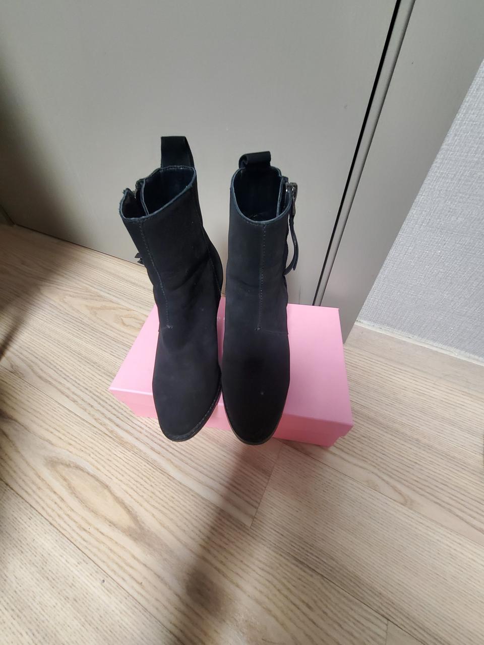 슈콤마보니 앵글