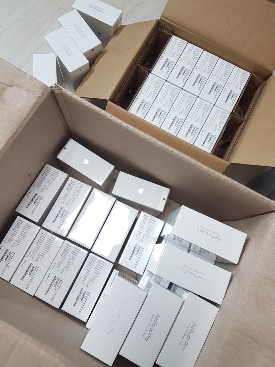 ♥당일발송♥에어팟프로 맥세이프 새상품 팝니다(후기1000개이상)