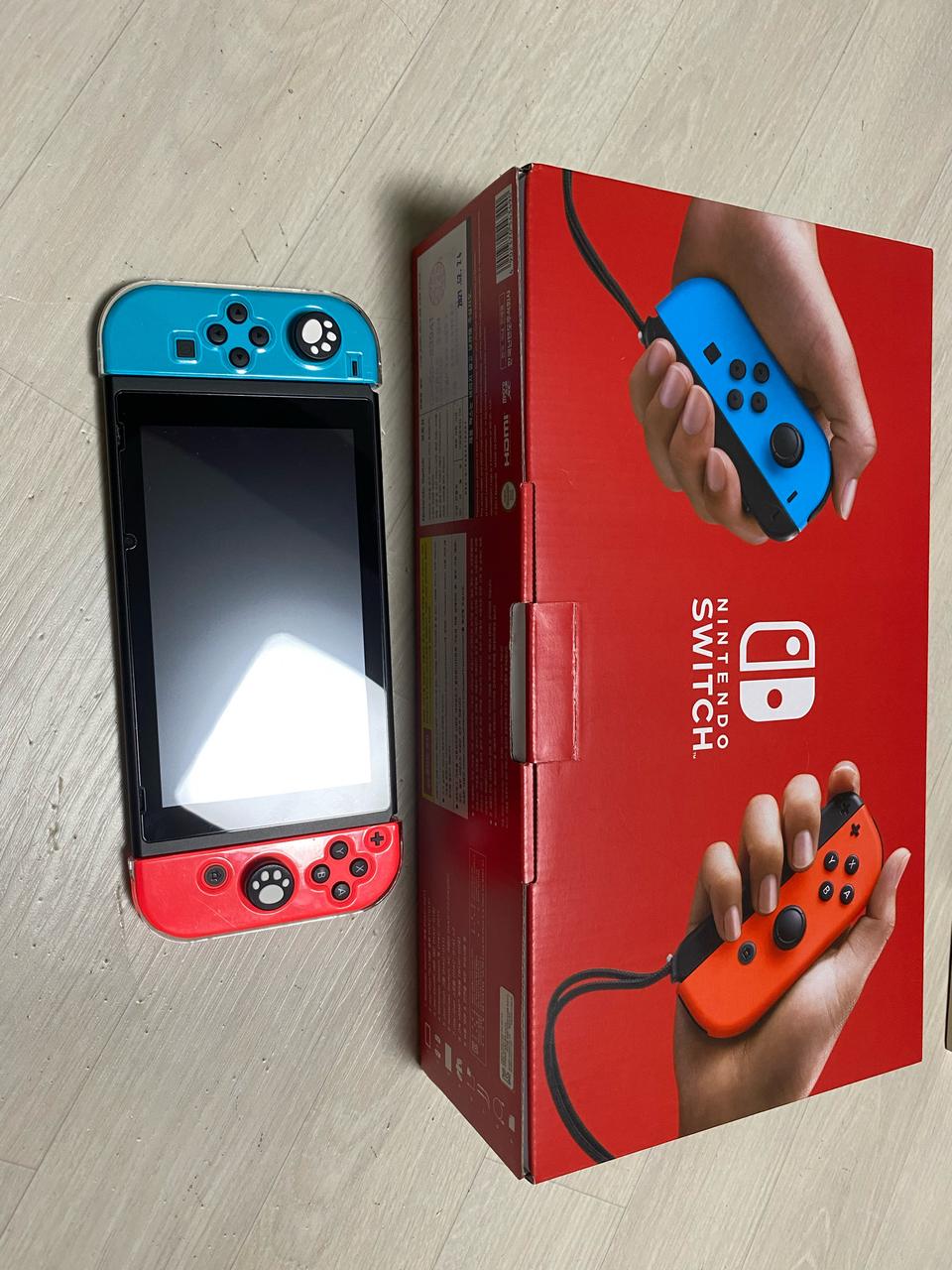 스위치 신형 풀박스 팝니다