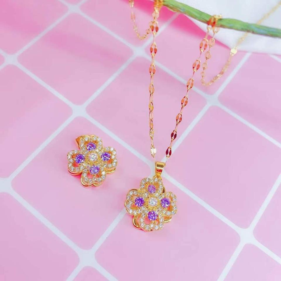 써지컬 보라색 네잎클로버 목걸이