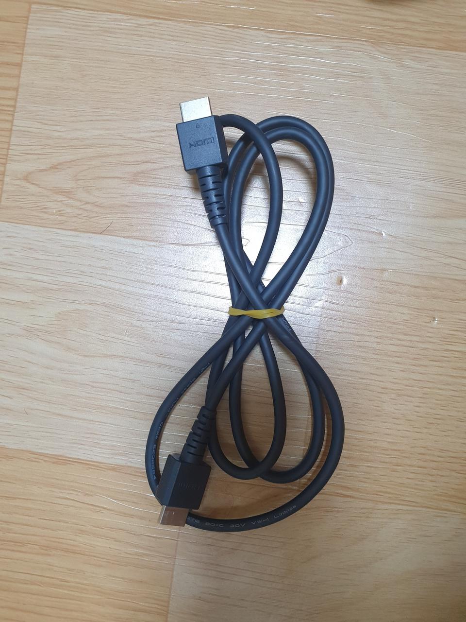 닌텐도 스위치 HDMI 케이블 판매합니다.