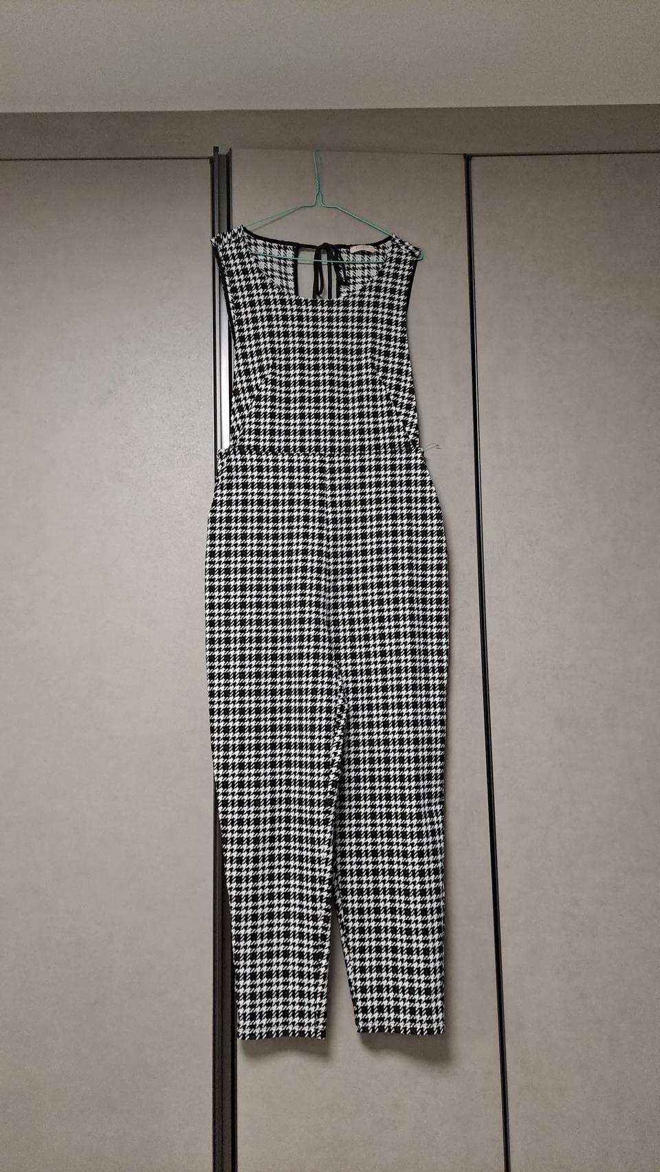 하운드투스 점프수트