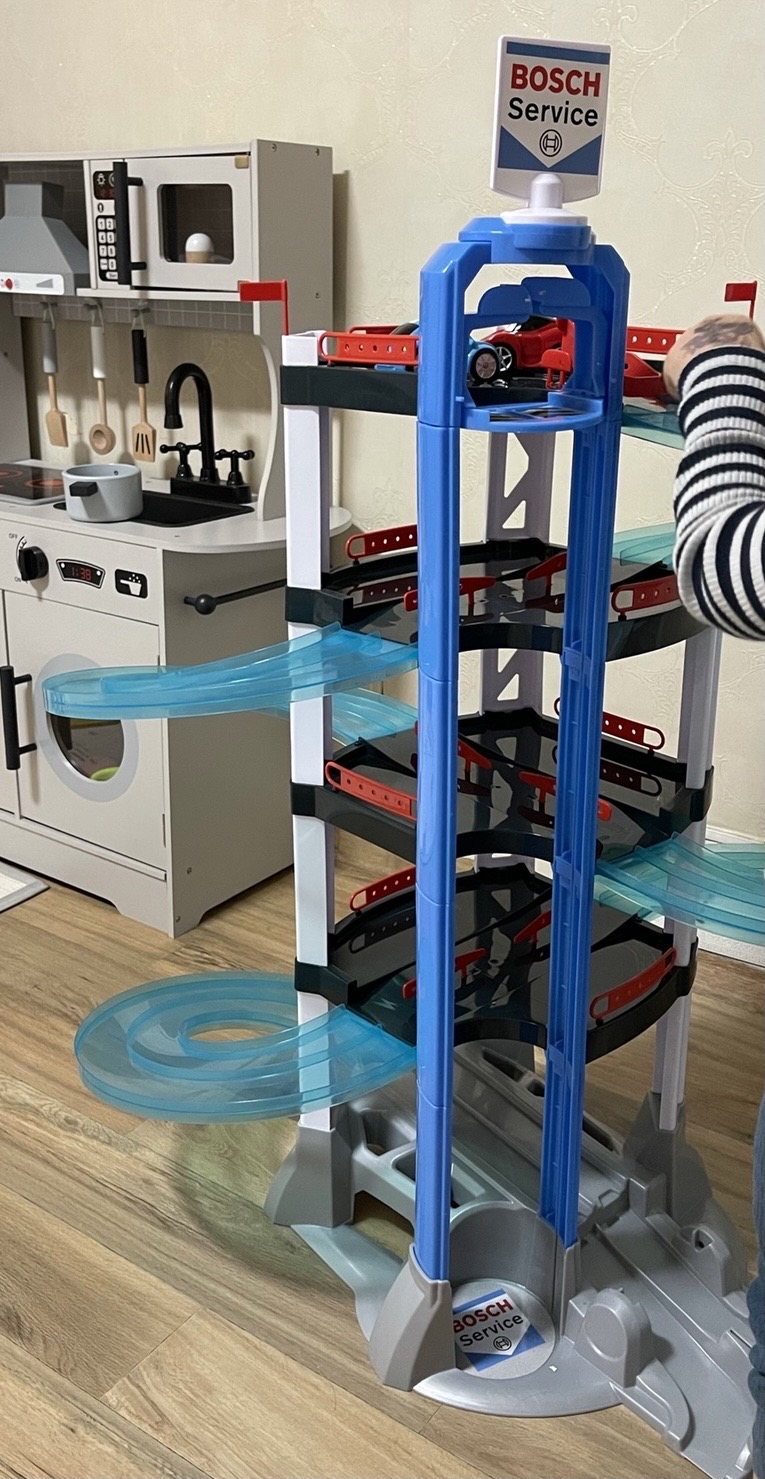 보쉬 5층 주차타워 주차장