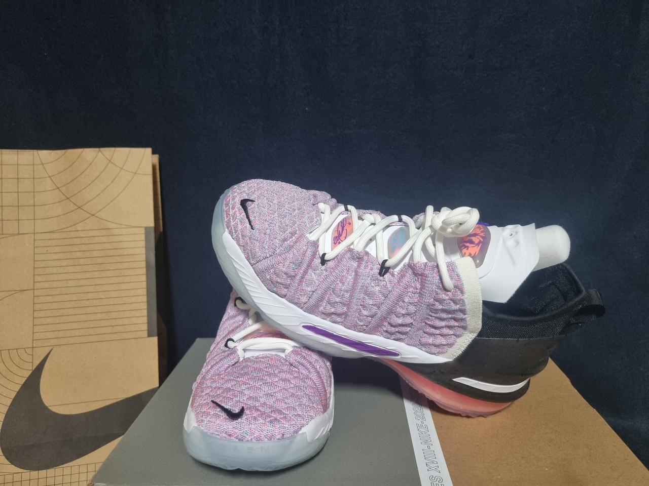 나이키 르브론 18 여성 농구화