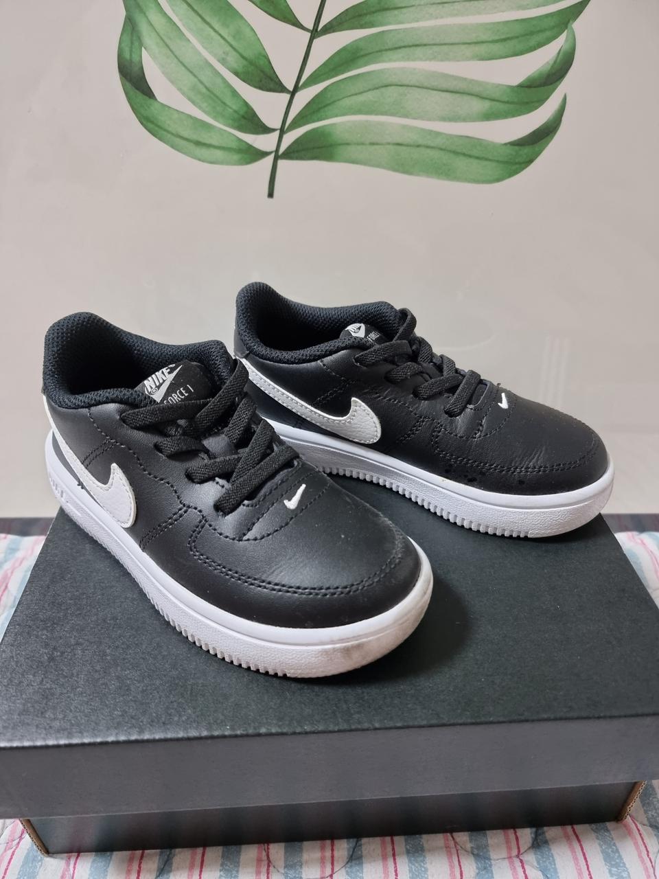 150미리 나이키 키즈 에어포스 검흰