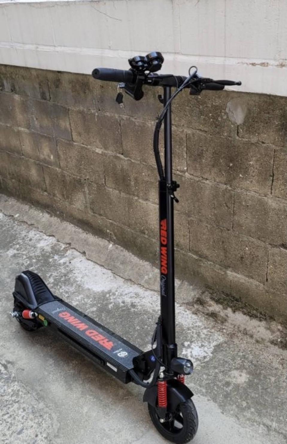 AU테크 레드윙 오리지널 36V 10Ah 8인치 전동킥보드 (리밋해제)