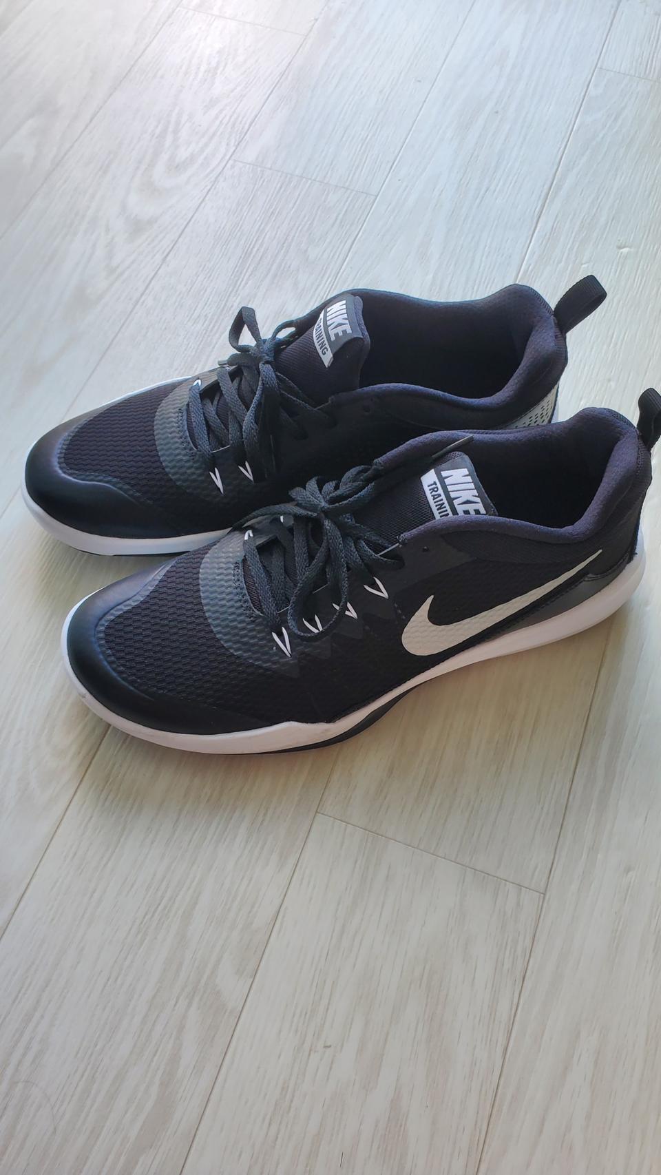 나이키 검정색 275 플렉스 트레이너 7 새거