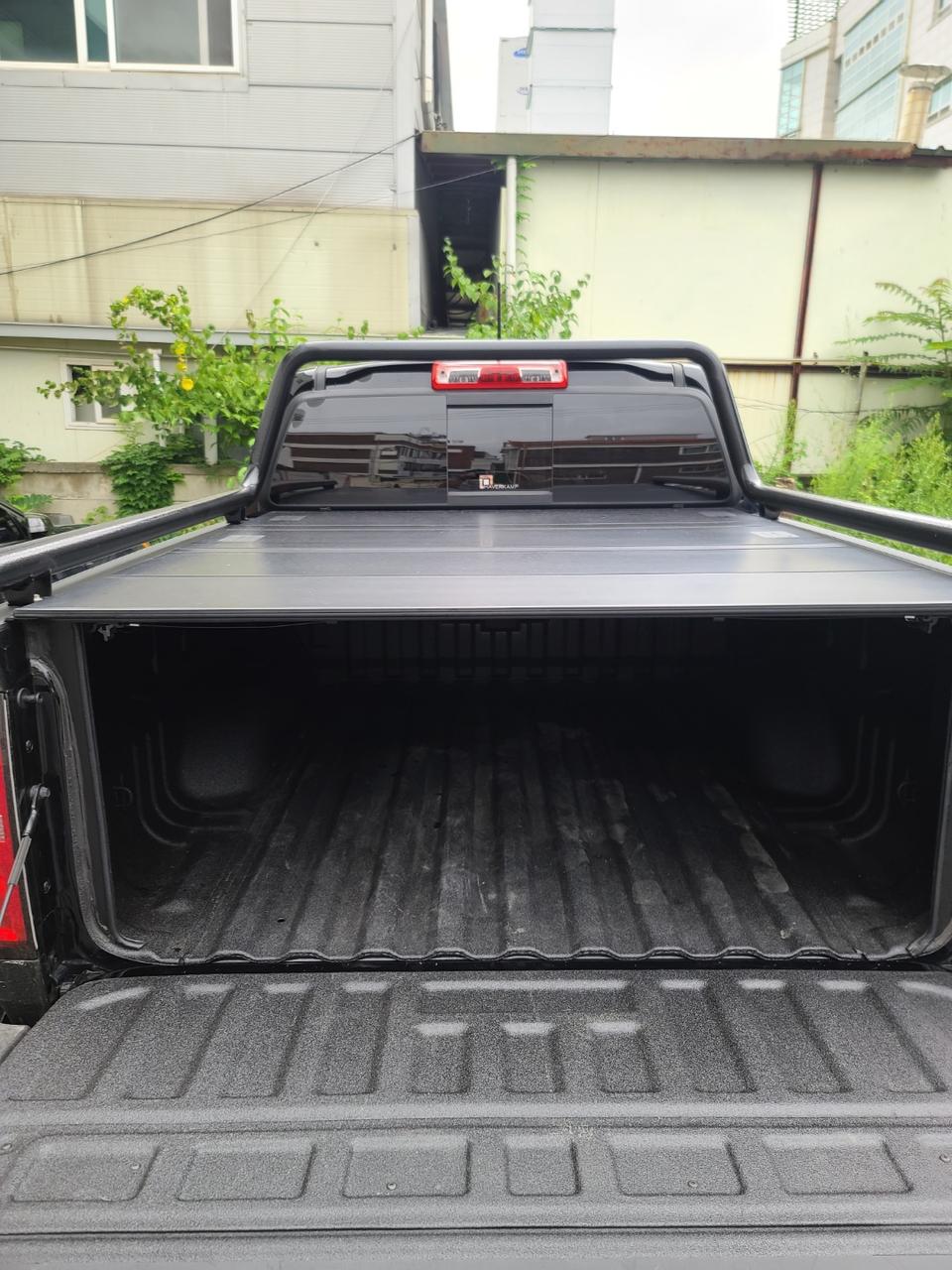 콜로라도 적재함과 롤바