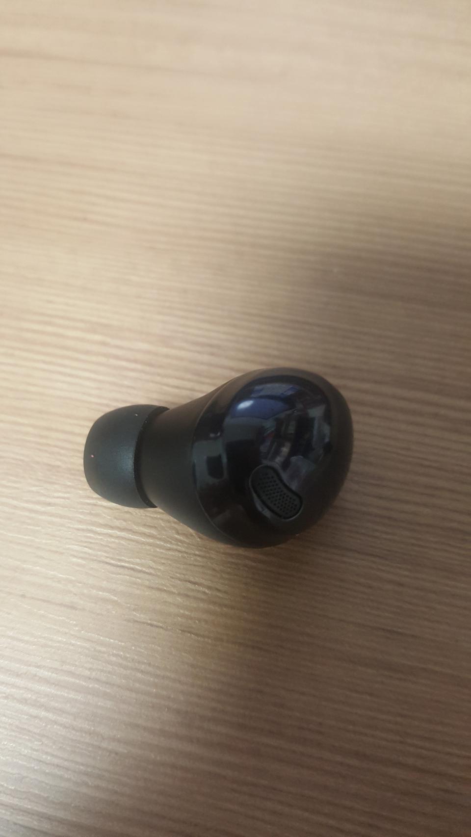 미사용 버즈 프로 블랙 유닛 이어 왼쪽 팝니다