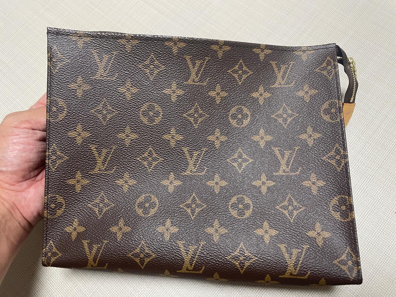 루이비통 포쉐트토일렛26