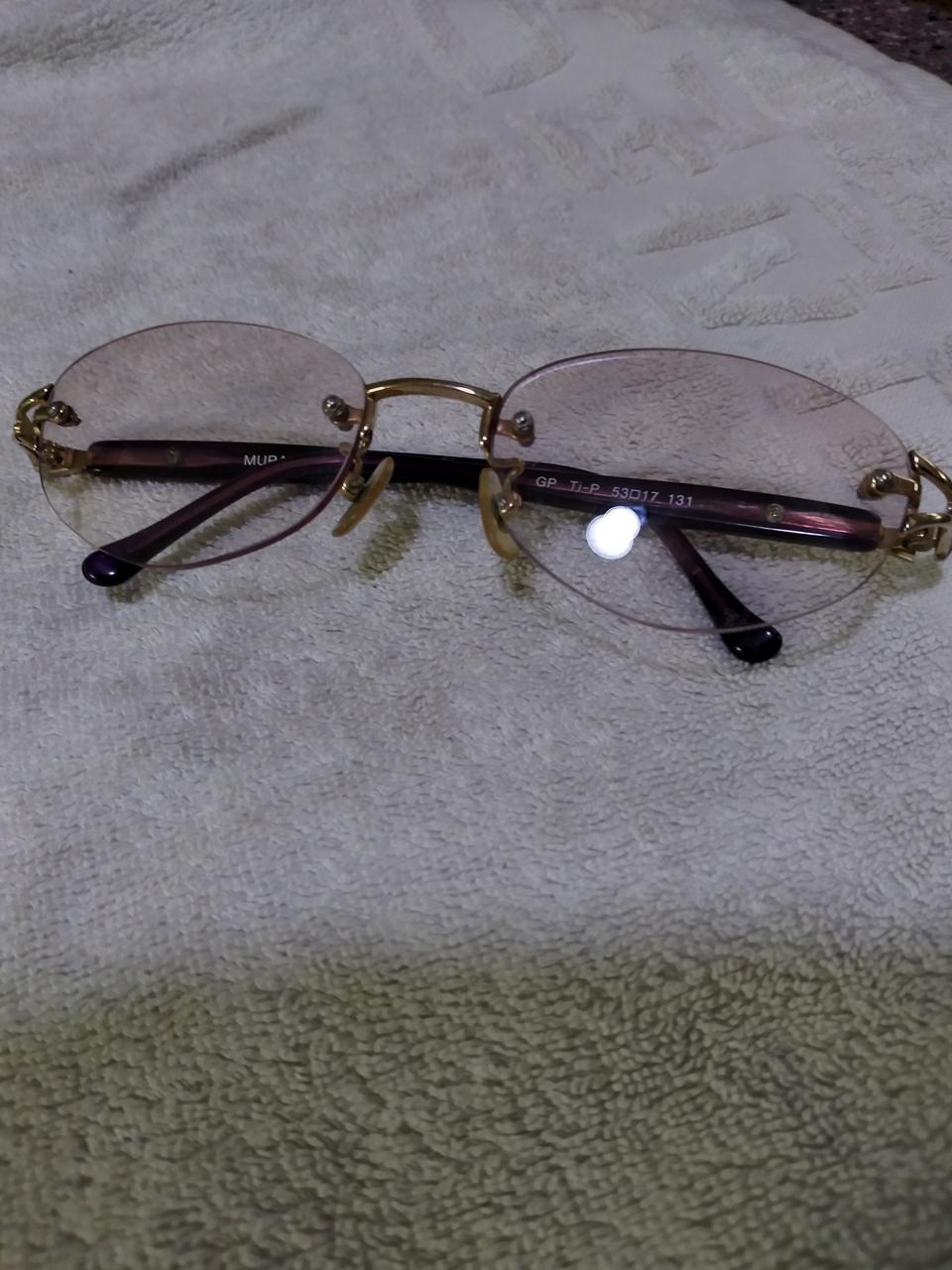 ★세련된 여성용 무테안경(14k)팝니다~!★