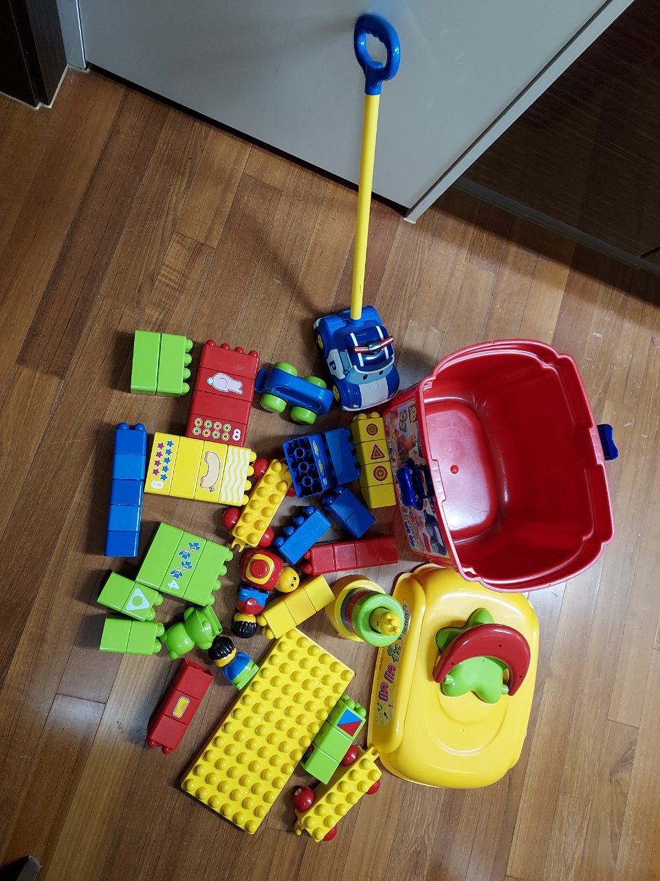 베베블럭,소리나는경찰차 전부10000원